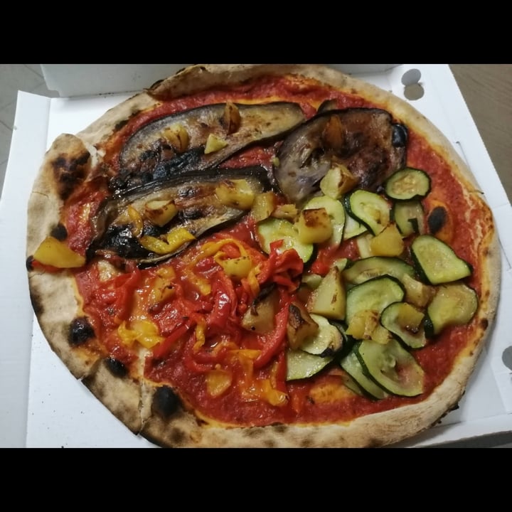 photo of Pizzeria Il Sapore Antico di Pasquale Pisu Pizza vegeta shared by @violus on  15 Apr 2022 - review