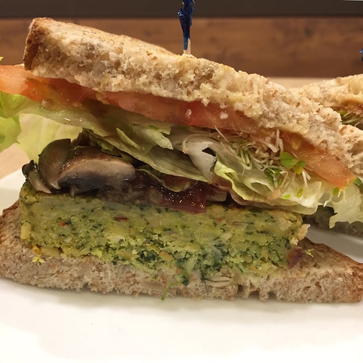 photo of Cedele Bakery Cafe - United Square Spinach Lentil Sandwich shared by @holyloewe on  20 Nov 2018 - review
