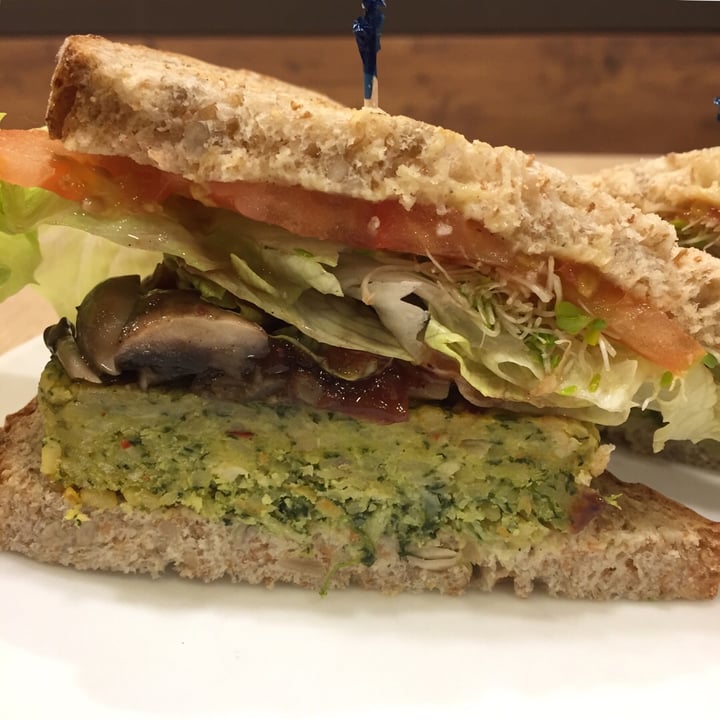 review photo of Cedele Bakery Cafe - United Square Spinach Lentil Sandwich shared by @holyloewe on 20 Nov 2018 - review