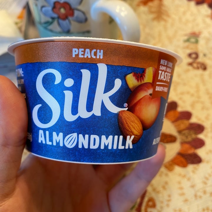 photo of Silk Peach Almondmilk Yogurt Alternative shared by @birb on  15 Feb 2021 - review