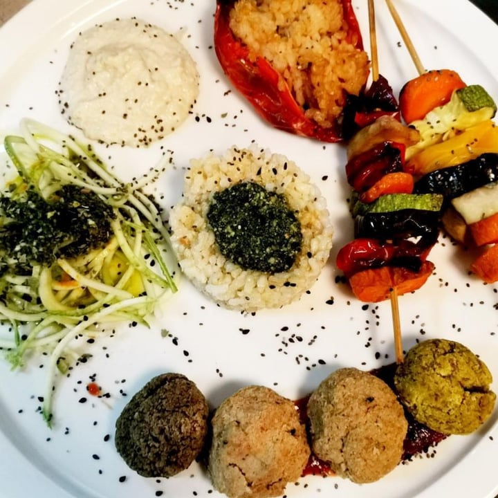 photo of Healthy be good Plato Combinado De Croquetas Y Vegetales Rawvegan shared by @mifitnesscoach on  31 Dec 2019 - review