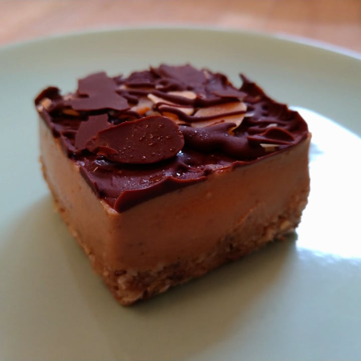 review photo of Earth Cafe Chocolate Caramel With Sea Salt shared by @shadefood on 27 Jun 2021 - review