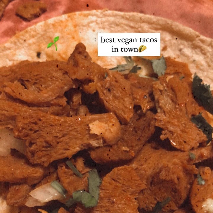 photo of La Revolucion Vegana Taco de pastor shared by @danielaasac on  23 Nov 2020 - review