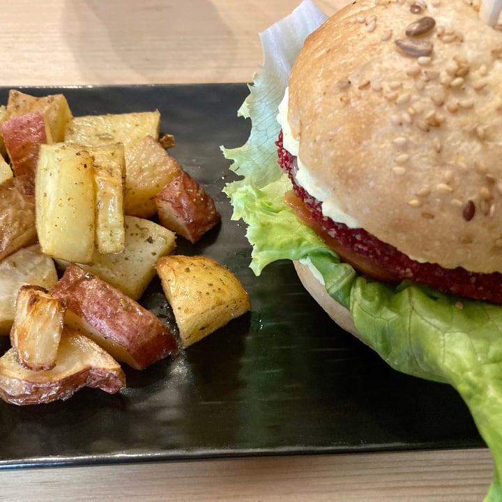 photo of ...IDEM CON PATATE Burger shared by @giuliabarison on  04 Jul 2022 - review