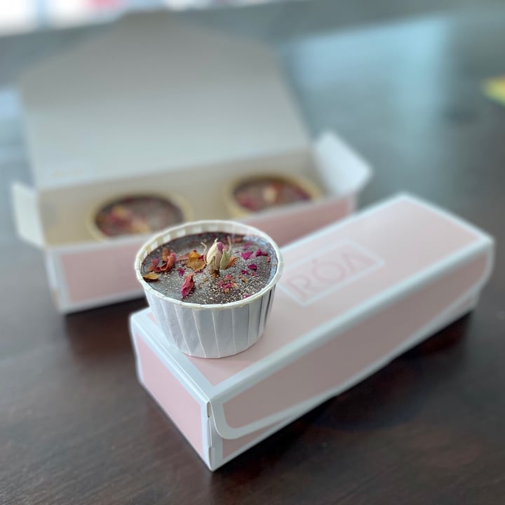 photo of Róa Midnight™ Classique Cupcakes shared by @vikas on  24 May 2020 - review