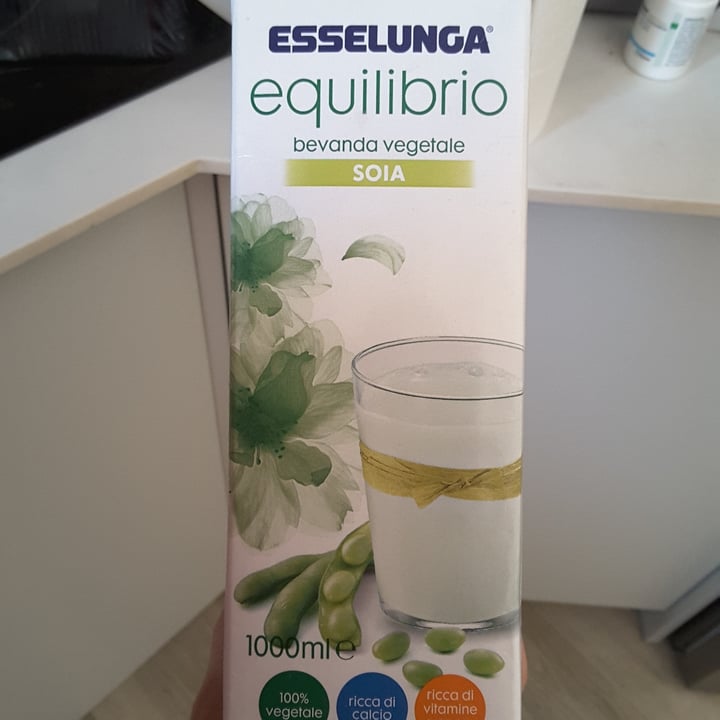 photo of Esselunga equilibrio bevanda vegetale alla soia shared by @elypiffa on  18 Jun 2022 - review