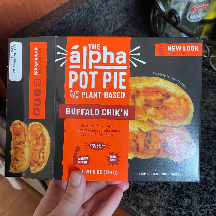 photo of Alpha Foods Plant Based Buffalo Chicken pot pie shared by @lauren5151 on  22 Aug 2022 - review