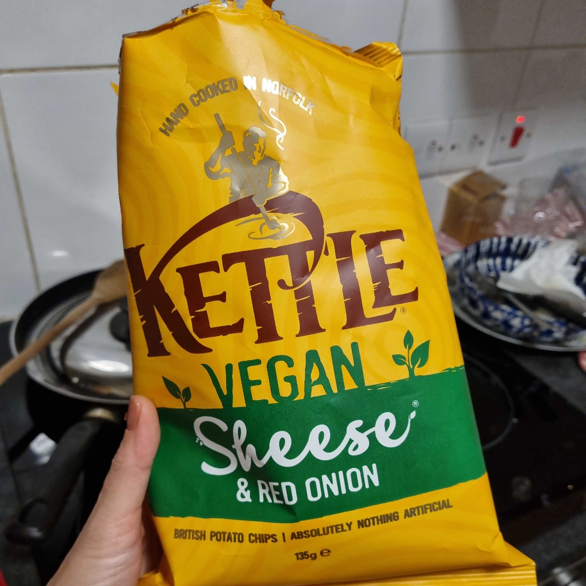Kettle chips Sheese And Red Onion Reviews abillion