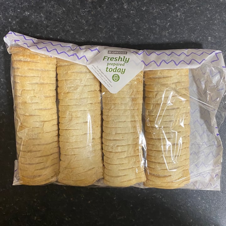 photo of Greggs Vegan Sausage Roll shared by @meganthevegetable on  16 Oct 2020 - review