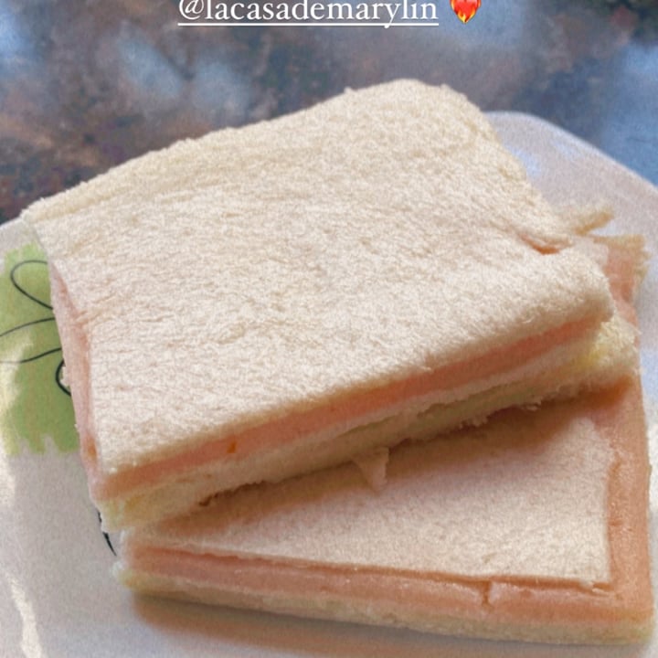 photo of La Casa de Marylin Sándwich de miga jamón y queso shared by @maiceva on  19 Jan 2022 - review