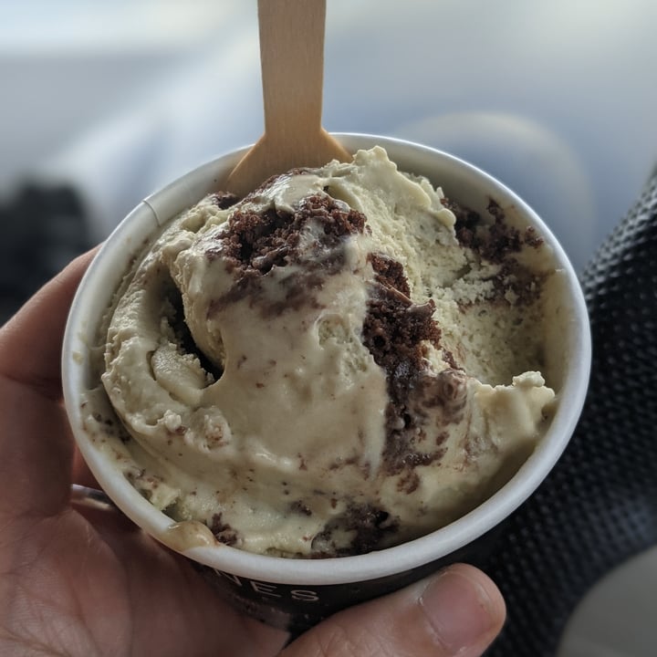 photo of Kind Kones Peppermint Brownie Fudge shared by @shawneofthedead on  13 Dec 2020 - review