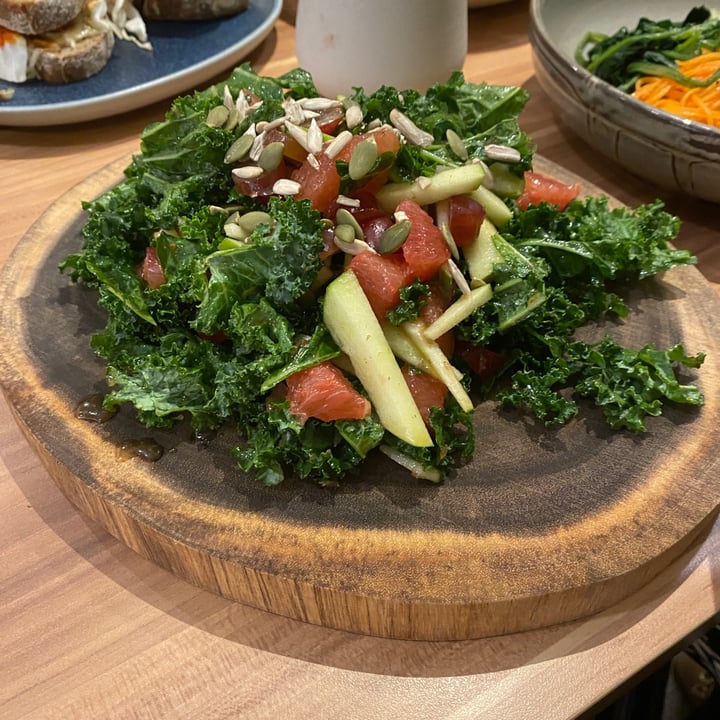 review photo of Am I Addicted - Pottery Studio & V Cafe Kale Waldorf Salad shared by @irianu on 27 Jun 2022 - review