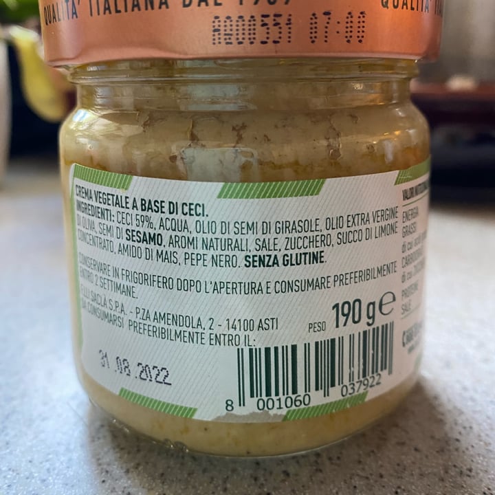 photo of Sacla' Hummus di ceci shared by @alicelovestheanimals on  22 Nov 2021 - review