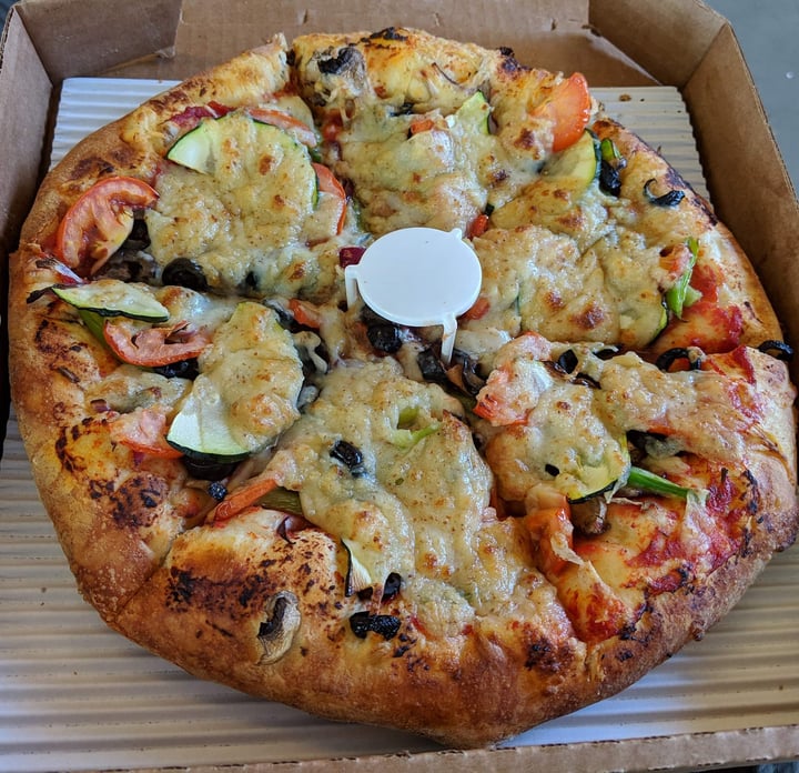 review photo of Buffalo Pizza & Ice Cream Co Pizza shared by @xisxyooj on 03 Nov 2018 - review