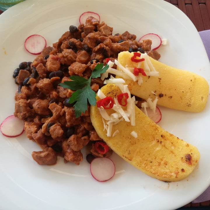 photo of Veganda Chili con polenta shared by @giovannieugenio on  23 May 2022 - review