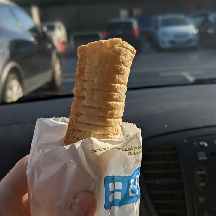 review photo of Greggs Vegan Sausage Roll shared by @curnicle on 30 Oct 2022 - review