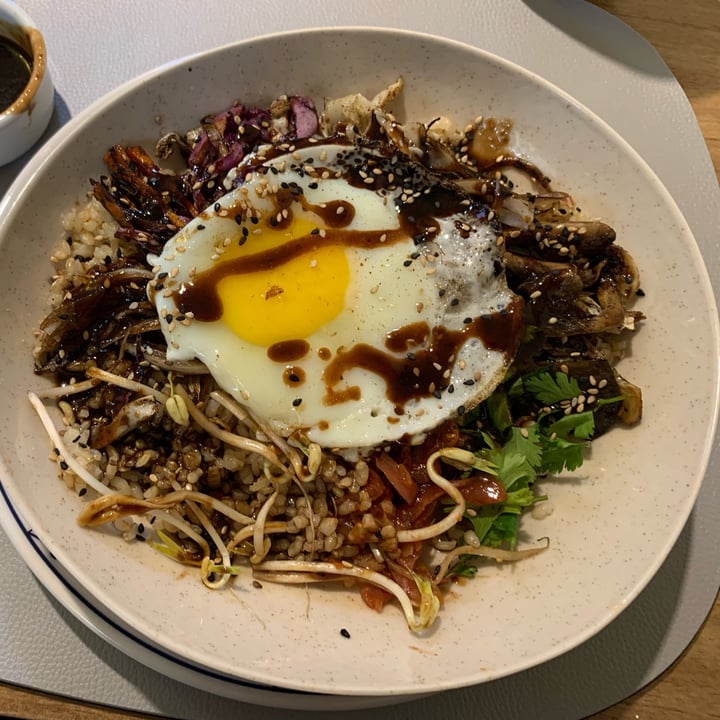 photo of Cardamomo Bimbimbap shared by @elrengo08 on  08 May 2022 - review