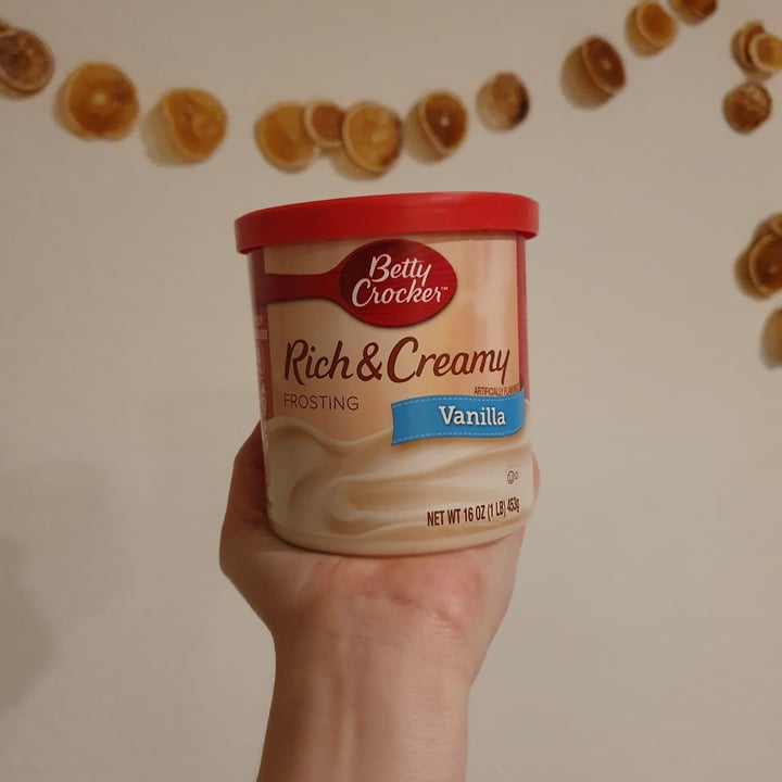 photo of Betty Crocker Vanilla frosting shared by @paniwilson on  08 Feb 2021 - review