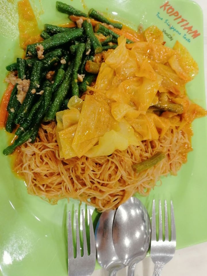photo of eVeg Vegetarian Bee Hoon with curry veg and long beans shared by @shiyuan on  22 Sep 2020 - review