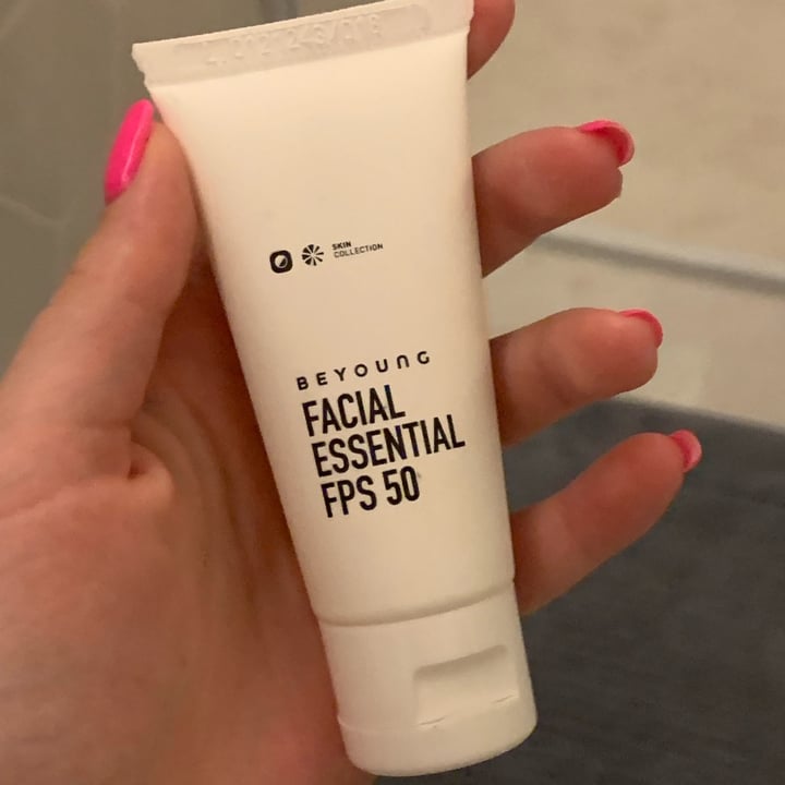 photo of Beyoung Facial essential FPS 50 shared by @mariagomes on  06 Feb 2022 - review