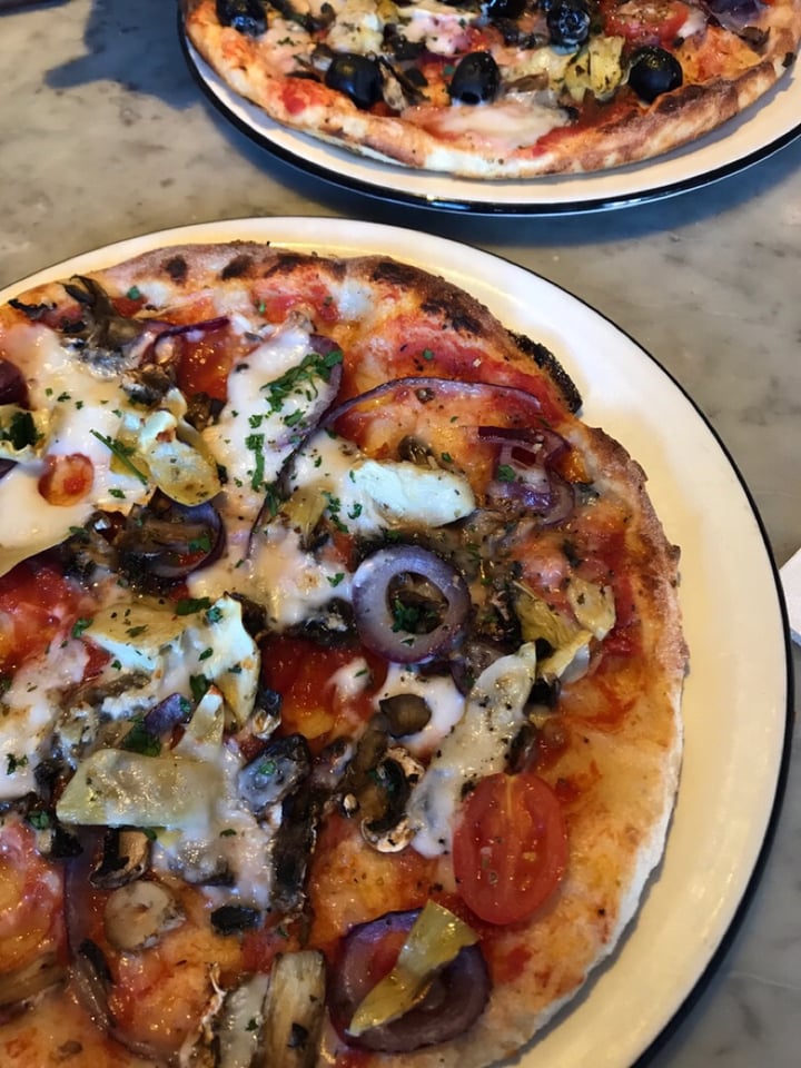 photo of Pizza Express Vegan Giardiniera Romana Pizza shared by @mollymorley on  25 Dec 2019 - review