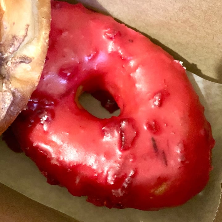 photo of Bloomer's Cranberry and Orange Doughnut shared by @seitanjunkie on  19 Dec 2021 - review