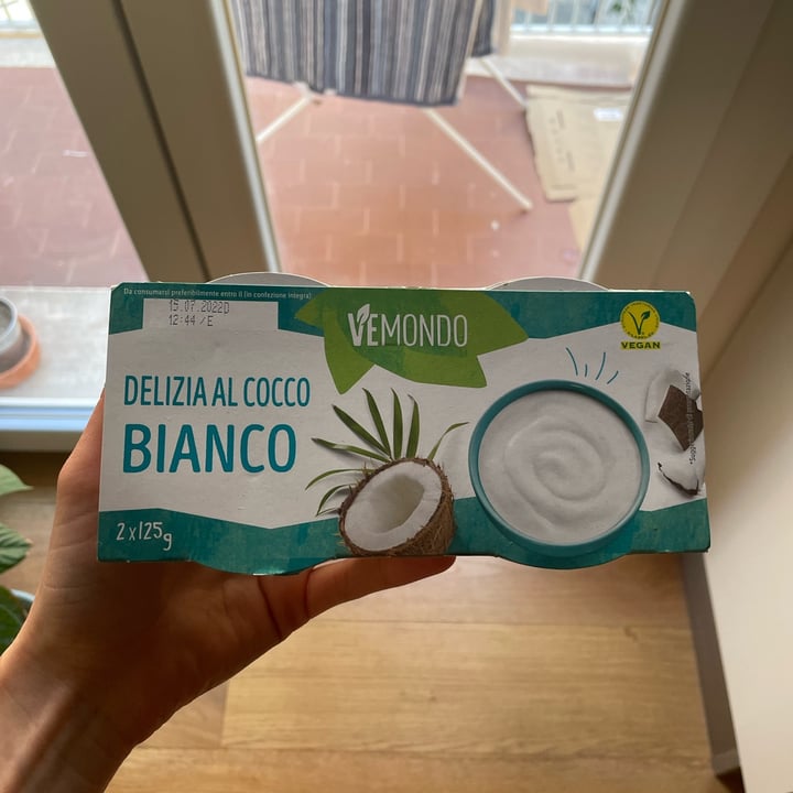photo of Vegamo yogurt al cocco shared by @serenus on  19 Jun 2022 - review