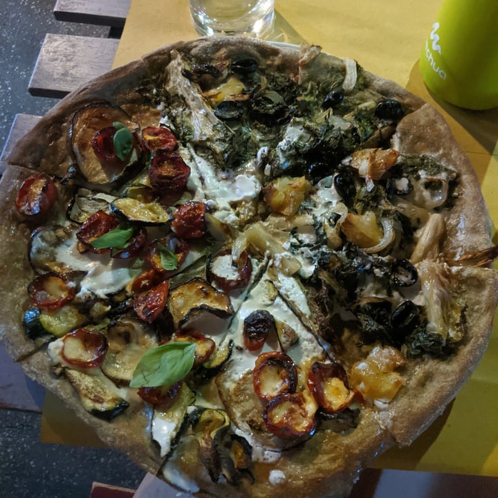 review photo of Breaking Bread Pizza ortolana e con scarola e patate shared by @fra-rocci1997 on 10 Sep 2020 - review