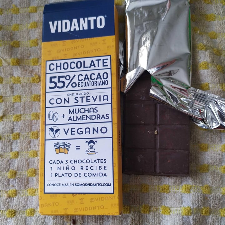 photo of Vidanto Chocolate 55% Cacao Ecuatoriano Con Almendras sin Azúcar shared by @medl on  03 Jun 2022 - review