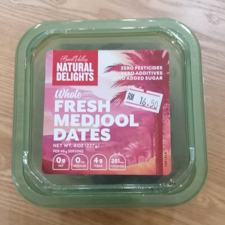 photo of Bard Valley Natural Delights Fresh Medjool Dates shared by @moralcompassion4all on  29 Mar 2021 - review