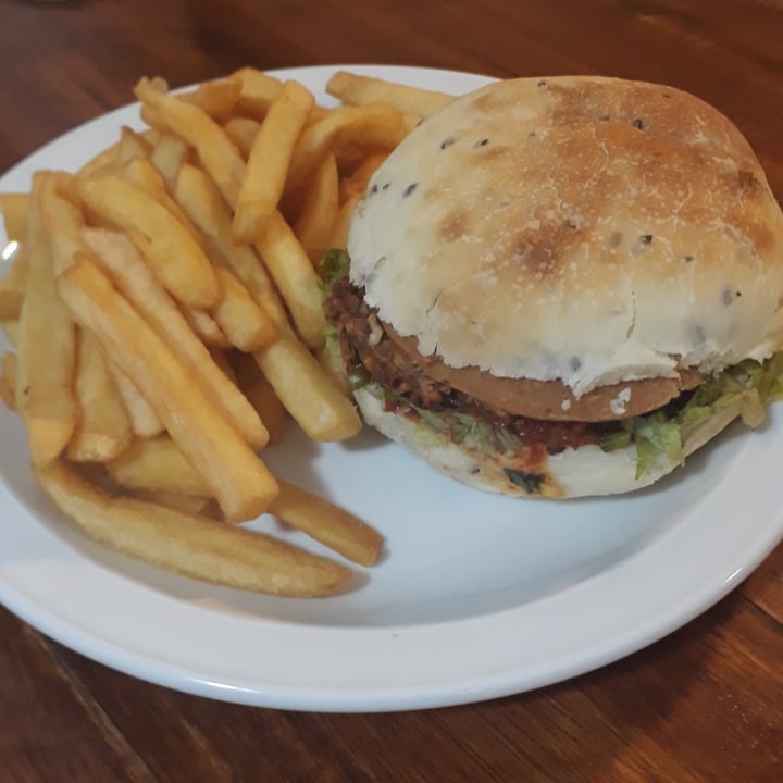 photo of Otilia burgers Es Un Montón Vegana shared by @reberimini on  19 May 2021 - review