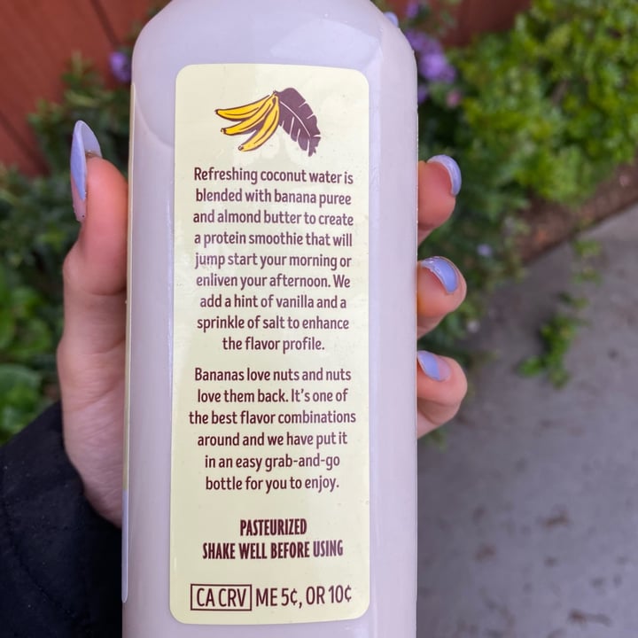 photo of Trader Joe's Banana and Almond Butter Drink shared by @yarilovezzucchini on  15 Apr 2022 - review