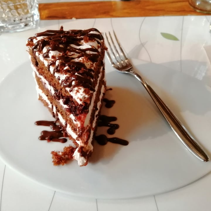 photo of Essenza Love Natural Food Torta red velvet shared by @anthe on  03 Nov 2021 - review