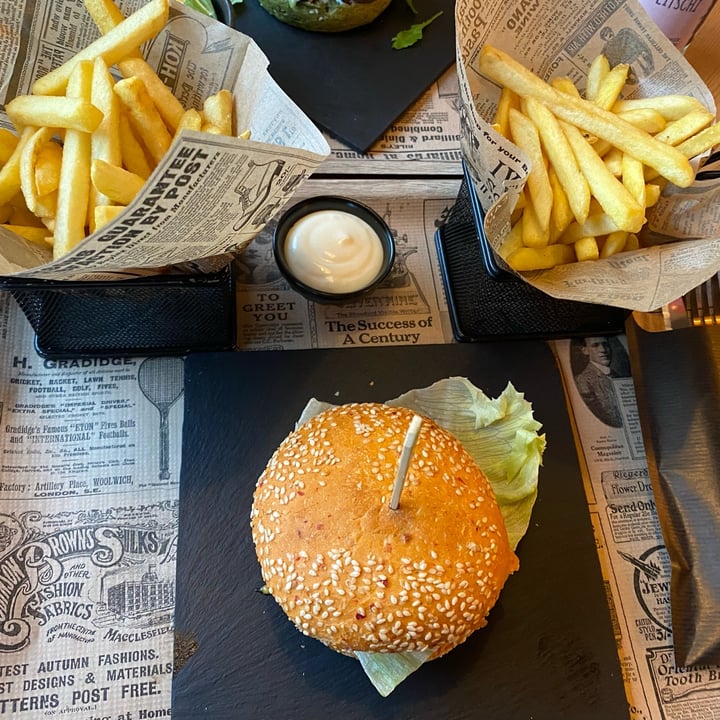 review photo of Snack in Joy The Joy Burger shared by @danielstevens92 on 29 Nov 2022 - review