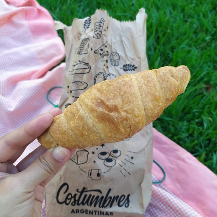 review photo of Costumbres Argentinas Cornetto Vegano shared by @veganargentin on 30 Jan 2021 - review