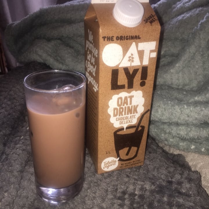 review photo of Oatly Oat Drink Chocolate shared by @kateroylance on 13 May 2020 - review