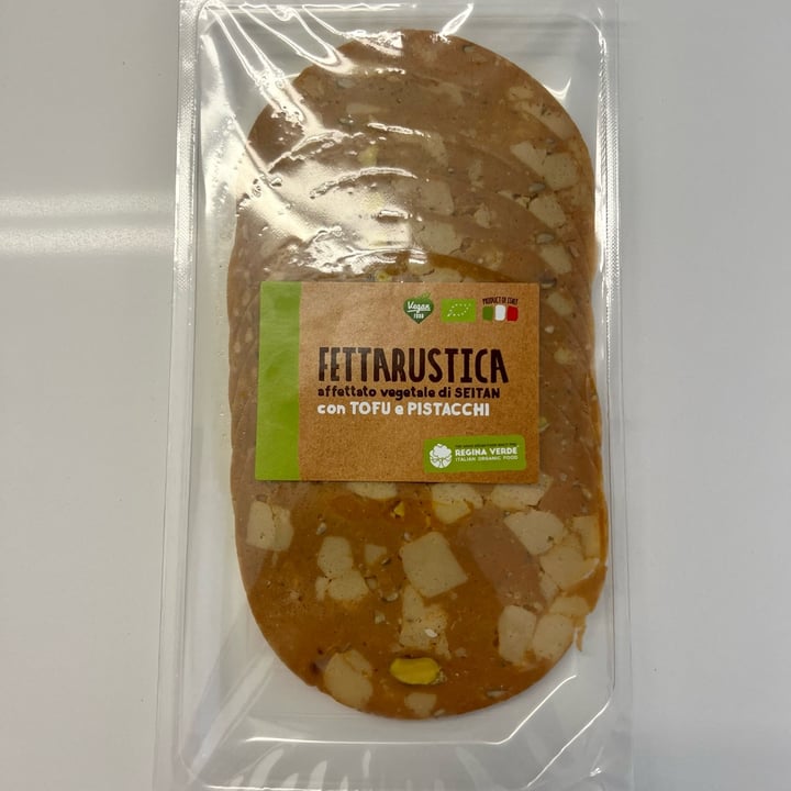 photo of Regina Verde Fettarustica con tofu e pistacchi shared by @lisa93 on  02 Apr 2022 - review