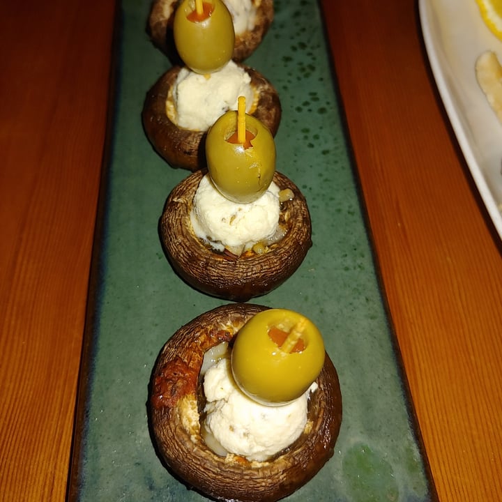 photo of Eve Olive Stuffed Mushrooms shared by @auntiedany on  25 Nov 2021 - review