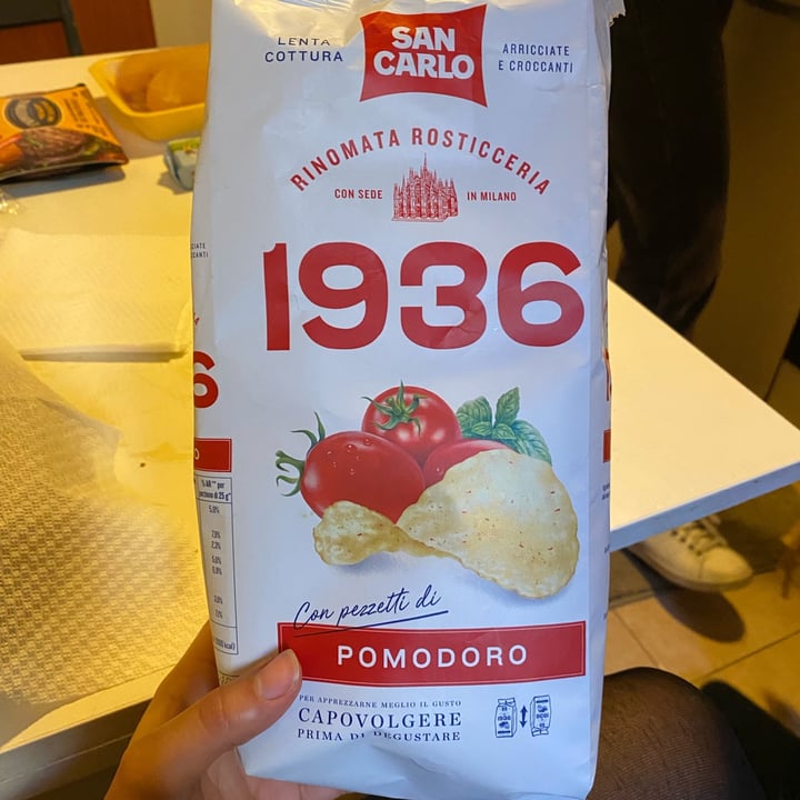 photo of Veggy Good  1936 pomodoro e basilico shared by @agniri on  10 Apr 2022 - review