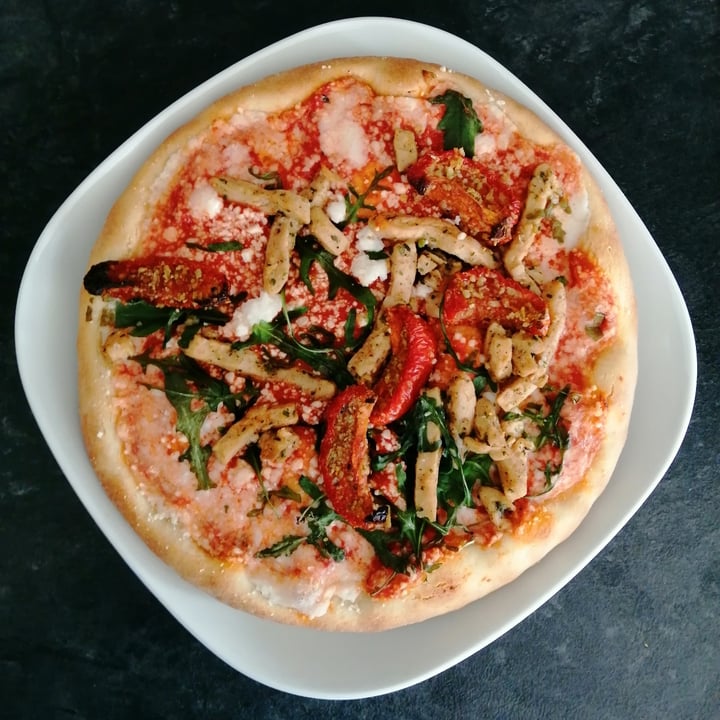 photo of Hacendado Vegan Pizza Rúcula & Tomate Seco shared by @danielgl on  15 May 2021 - review
