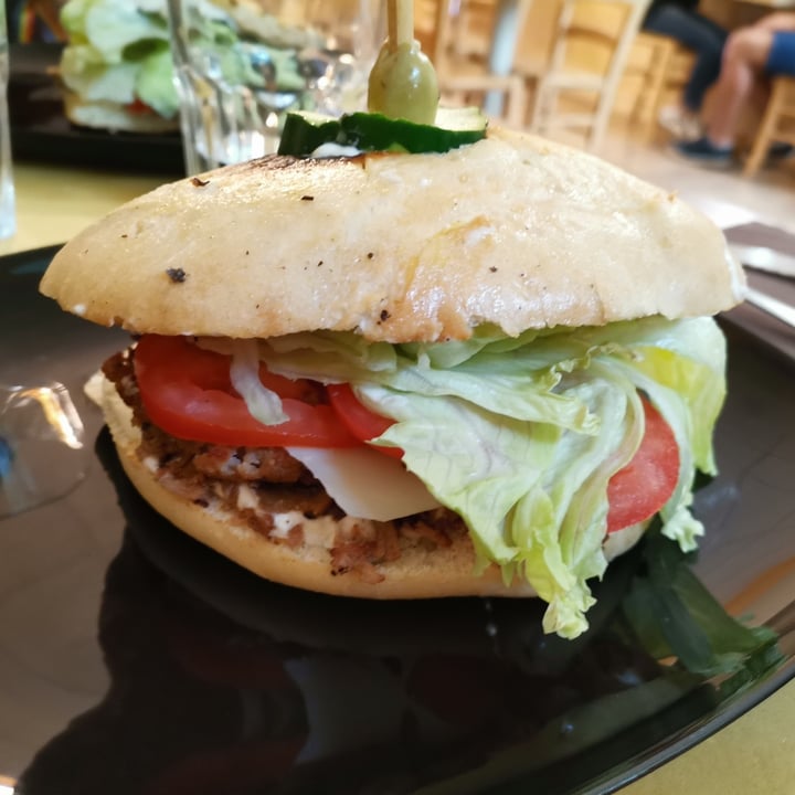 photo of Veganda Burger big smoky shared by @elezerowaste on  20 Aug 2020 - review