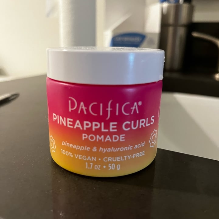 photo of Pacifica Pineapple Curls Pomade shared by @abwat on  25 Mar 2022 - review