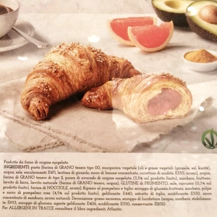 photo of  Esselunga Cornetto al pompelmo rosa con impasto all’ avocado e curcuma shared by @rachele82 on  27 Jun 2021 - review