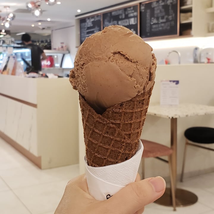 photo of Kind Kones Paragon Hazelnut chocolate ice cream 🍦 shared by @mqccha on  10 Jun 2022 - review