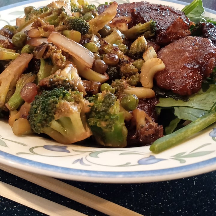 review photo of Gardein Sizzlin Szechwan Beefless Strips shared by @tete2107 on 06 Oct 2020 - review