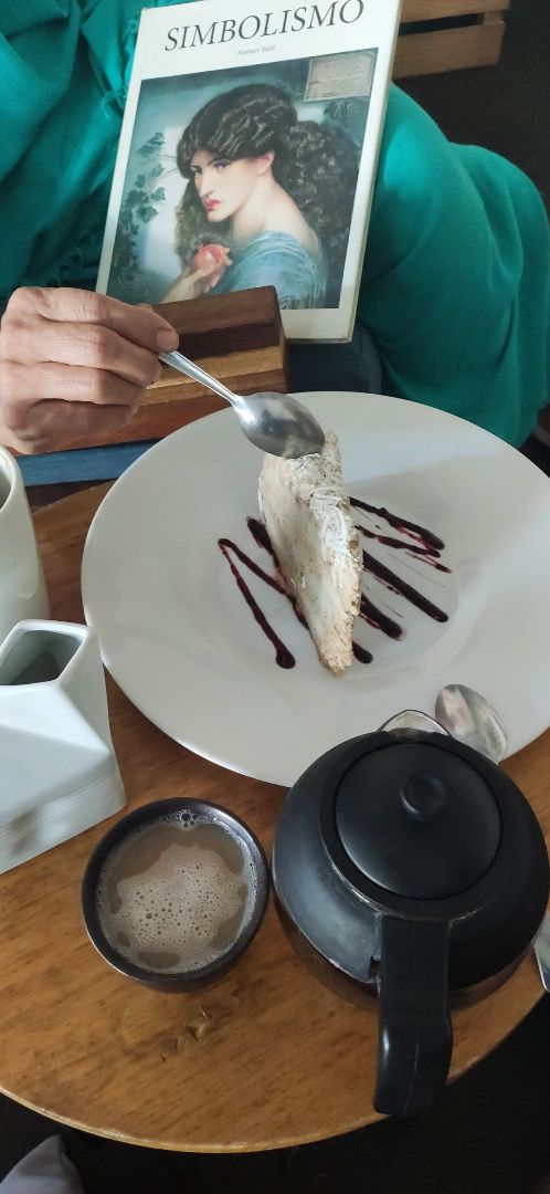review photo of La Raíz De La Tierra Pastel de Limón con Coco shared by @memeli on 12 Jan 2020 - review