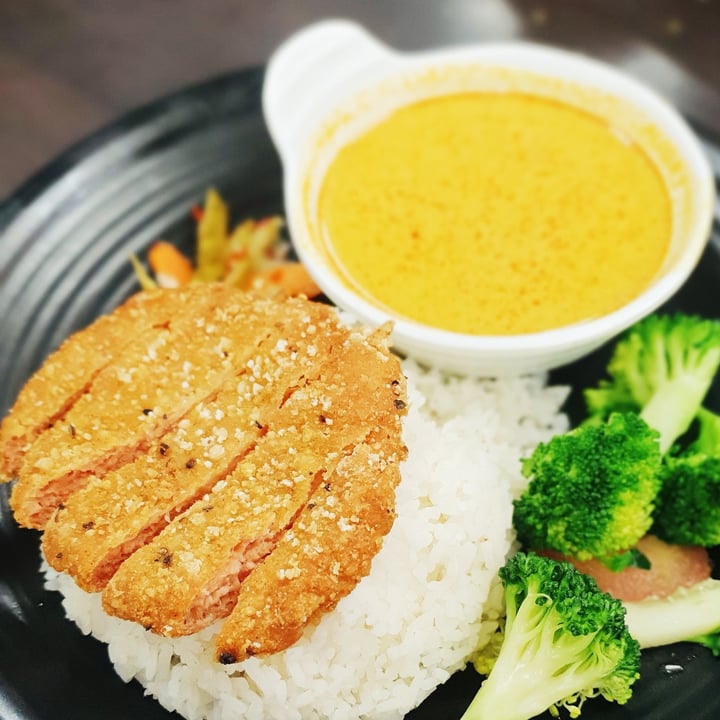 photo of Rice House Vegetarian Hainanese Curry Pork Chop Rice shared by @simhazel on  30 Oct 2020 - review