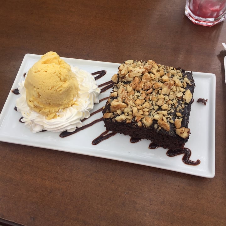 photo of Restaurant Katako Veg Brownie con Helado shared by @lyssh on  21 Mar 2021 - review