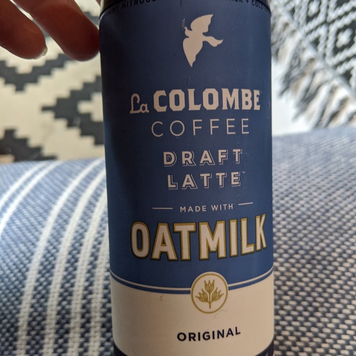 photo of La Colombe Coffee Roasters Draft Latte Made With Oatmilk shared by @rebabx on  23 May 2020 - review