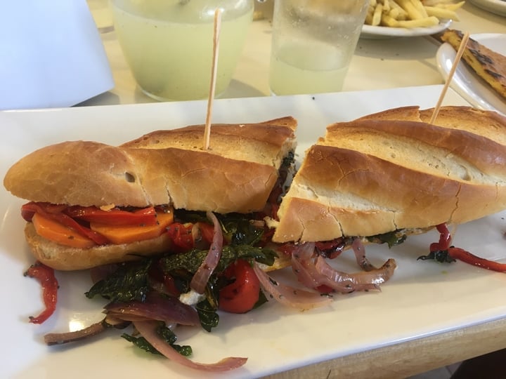 review photo of La Pasiva Pocata Vegetariana (menos El Queso) shared by @palomacharlotte on 31 Dec 2019 - review